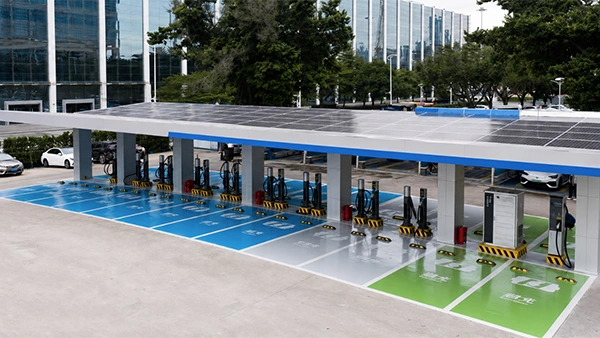 Batterieschränke für E-Fahrzeug-Ladestation